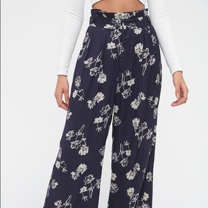 Urban Outfitters Diane Paperbag Waist Pants Size 2